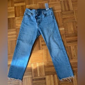 Distress Levi Jeans